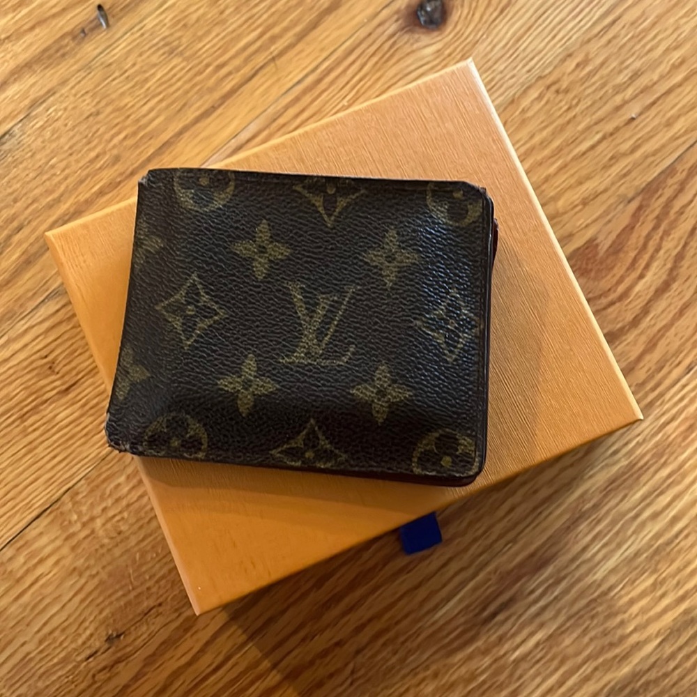 Brown Monogram Louis Vuitton Men’s Wallet with Dust Bag and Box